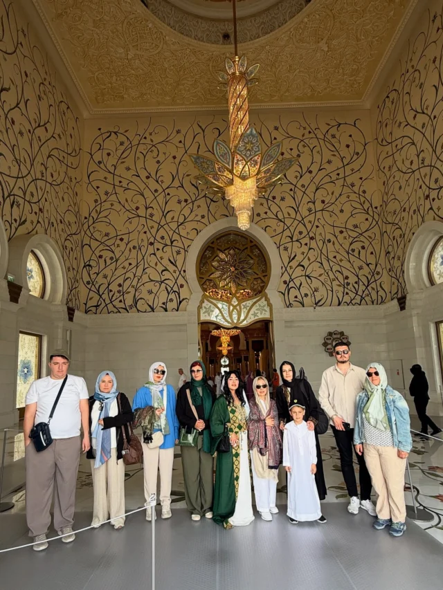 Hayali Dubai olan misafirlerimizle beraber bir başka emirlik olan başkent #AbuDhabi’yi de keşfettik, gezdik çok güzel fotoğraflar ve anılar biriktirdik. Sizleri çok seviyoruz 🥰🥰

Dubai planınız ne olursa olsun, ihtiyaçlarınıza özel programı birlikte belirliyor, size tamamen özel bir tatil deneyimi sunuyoruz. Ayrıca birbirinden keyifli Dubai’ye özgü aktiviteler ile zamanın nasıl geçtiğini anlamayacaksınız.

En kısa zamanda Seni ve sevdiklerinle birlikte Dubai’de görmek istiyoruz 🥰 Hayalini erteleme, şimdi adım at!
Dubai Hayalin’le rüya gibi bir yolculuk seni bekliyor ❤️

📍 www.dubaihayalim.com.tr
📞 +971 50 528 6444