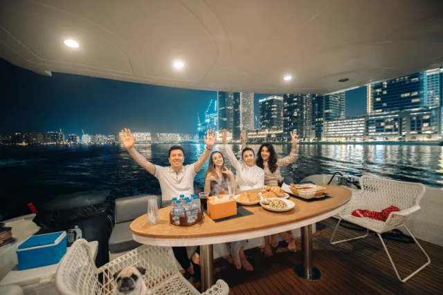 Dubai’yi özel kılan, güzel yapan şey sizin enerjiniz sizin varlığınız. O sıcacık samimiyetiniz ve çevreye bakışınız 🤩🥰🥰 Özel yat turumuzda misafirlerimizle güzel bir akşam geçirdik ❤️❤️ 

Dubai planınız ne olursa olsun, ihtiyaçlarınıza özel programı birlikte belirliyor, size tamamen özel bir tatil deneyimi sunuyoruz. Ayrıca birbirinden keyifli Dubai’ye özgü aktiviteler ile zamanın nasıl geçtiğini anlamayacaksınız.

En kısa zamanda Seni ve sevdiklerinle birlikte Dubai’de görmek istiyoruz 🥰 Hayalini erteleme, şimdi adım at!
Dubai Hayalin’le rüya gibi bir yolculuk seni bekliyor ❤️

📍 www.dubaihayalim.com.tr
📞 +971 50 528 6444